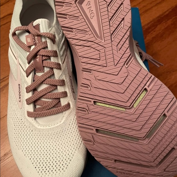 Brooks Ricochet 3 - Picture 4 of 4